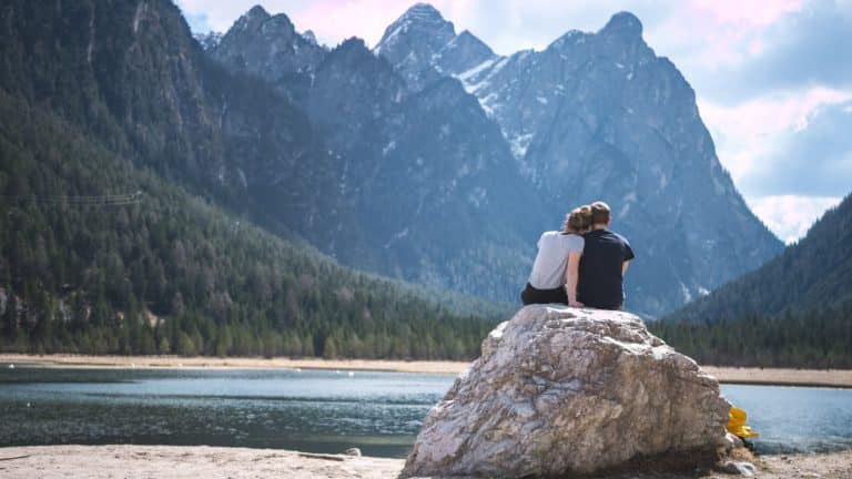 Read more about the article 15 Absolute Best National Parks for Honeymoons